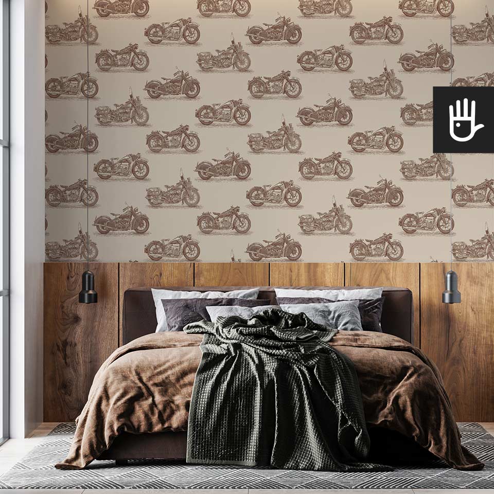 Naturalna męska sypialnia w stylu vintage z dekoracją ścienną, którą jest drewniana lamperia i tapeta stare motocykle - brąz