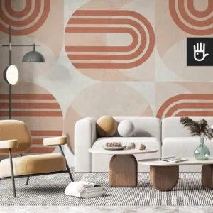 Przytulny modernistyczny salon z jasną kanapą udekorowaną kolorowymi okrągłymi poduszkami i fototapeta na ścianie retro kafle