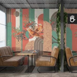 Klimatyczna restauracja ze skórzanymi ławkami i metalowymi stolikami ozdobiona ściną roślin i fototapetą kolorowe ptaki